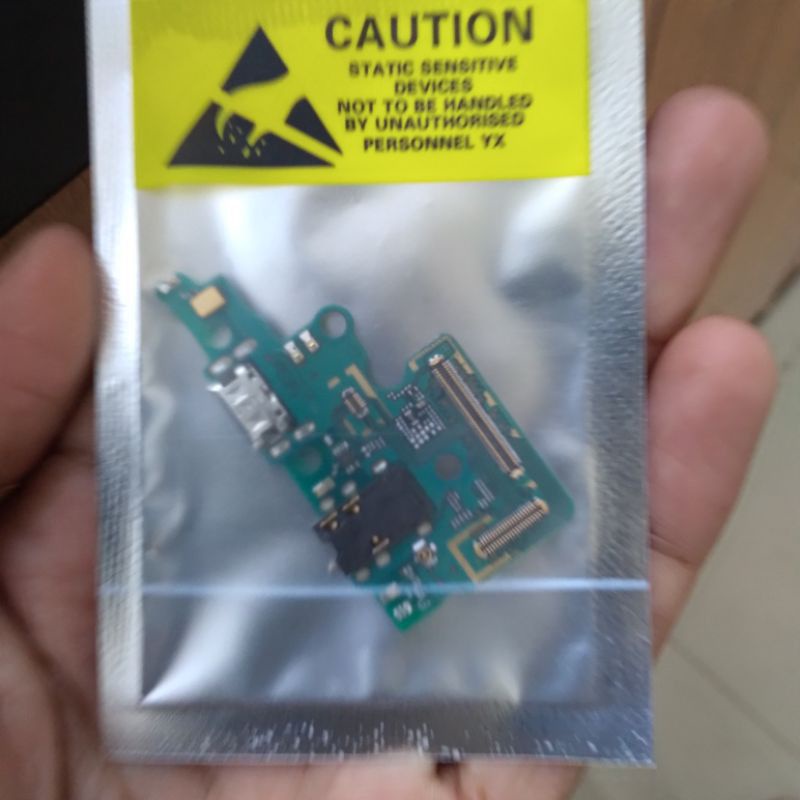 Papan Konektor Charger Pcb Cas Samsung A70 2019 Pcb konektor charger A705