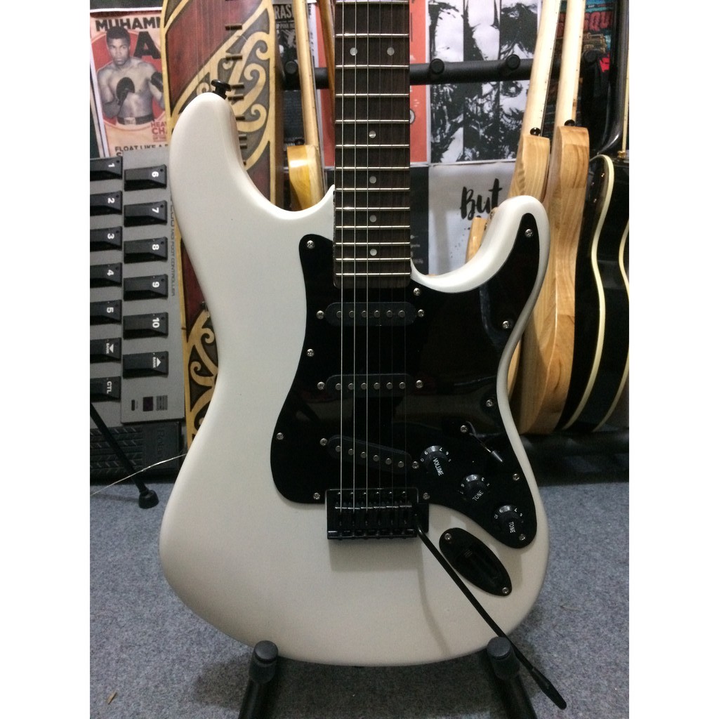 Jual Gitar Elektrik Fender Stratocaster - PUTIH In…