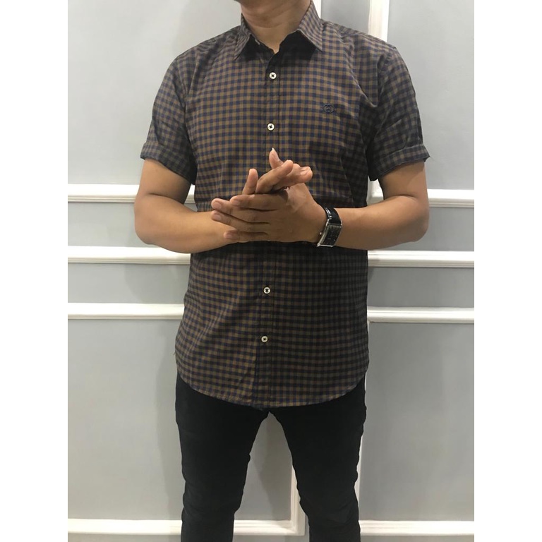 Hs- Gc kemeja pria lengan pendek kotak kotak warna coklat size M L XL katun premium