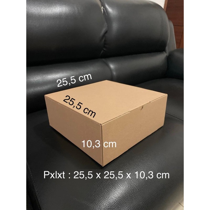 

KARDUS / BOX / ROTI / KUE / HOODIE UK. 25x25x10cm