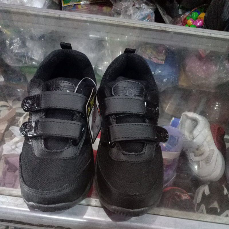 Sepatu sekolah anak hitam polos lem 2 debrend sepatu cowok /cewek