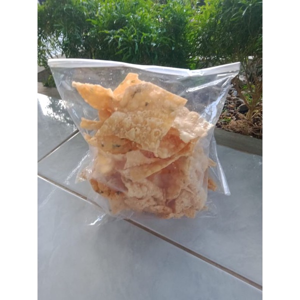 

keripik bawang/pangsit 200gram