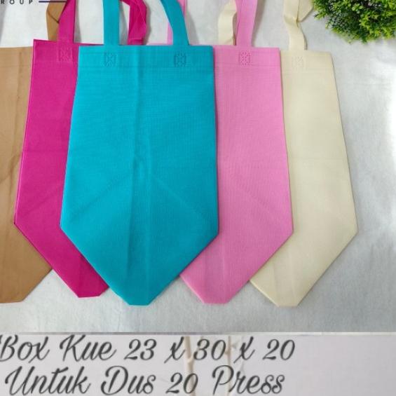 

TAS BOX KUE/DUS KOTAK NASI SPUNBOND PRESS UNTUK KOTAK 20x20 PER LUSIN - Orange