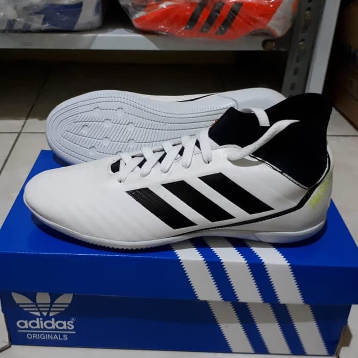 DISKON.. SEPATU FUTSAL ADIDAS BOOT IMPORT