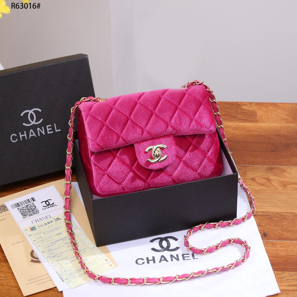 Ch Velvet Classic Gold Hardware Flap Bag R63016
