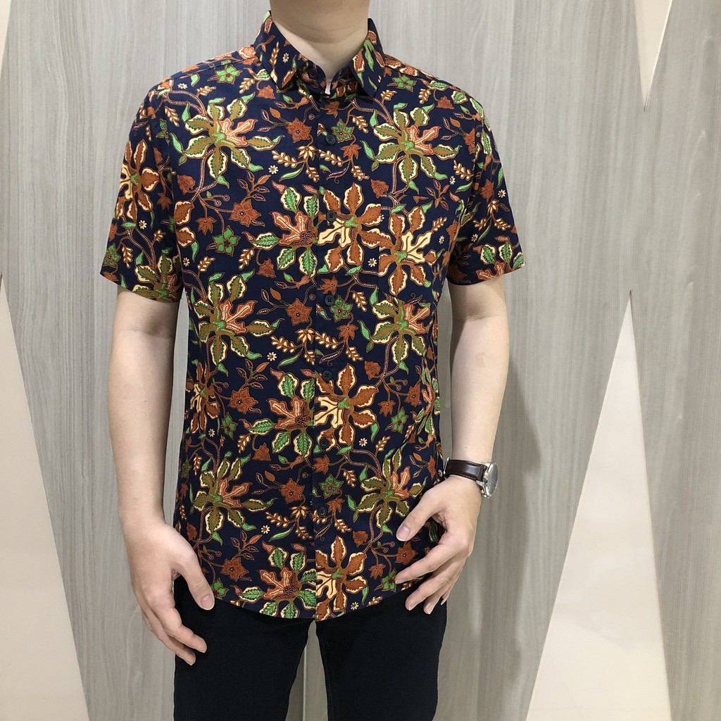 [GRIDLINE - S078 Black &amp; Navy] Kemeja Batik Slimfit Pria Katun Lengan Pendek Floral Kantor M-XXL