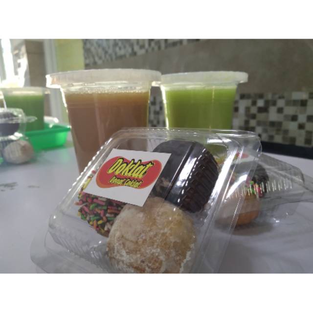 

Donat Coklat dan Susu Kedelai Barokah