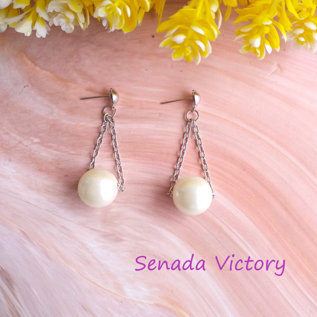 Senada Victory Anting Rantai Aksen Mutiara Putih Aksesoris Wanita SVA025