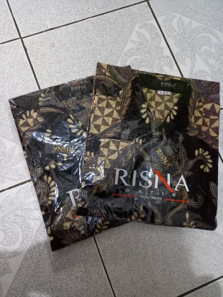 Risna Batik Biru Kemeja Batik Premium Lengan Panjang Pria