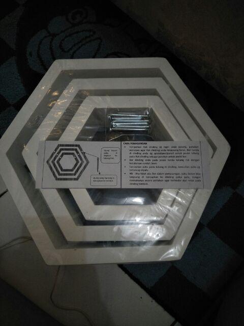 Rak Dinding Minimalis Hexagonal 3 Pcs