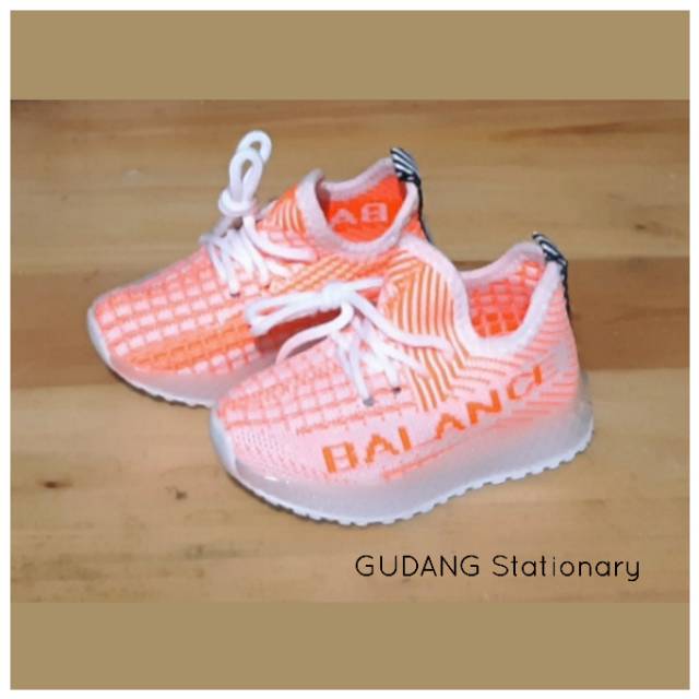 Sepatu Anak Sneakers Colorful Light