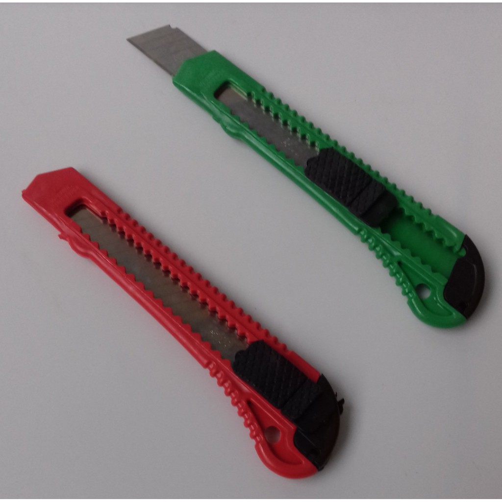 

Cutter pemotong kertas
