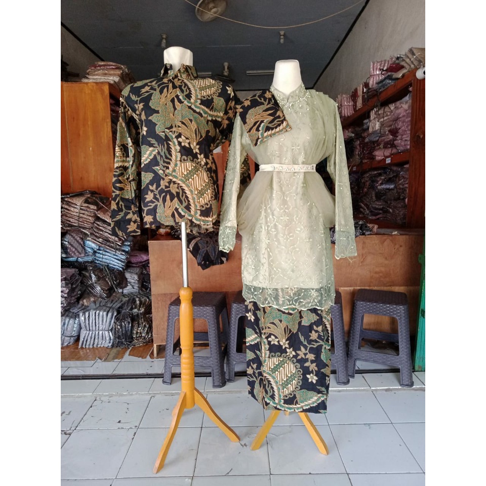 SHOPASHOP SOLO Batik Kebaya Couple Alyssa Tulle Mutiara / Kebaya Wisuda/ Batik Sarimbit/ Couple Tunangan/ Couple Kondangan