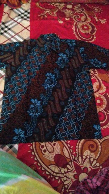 Batik Dianputri  Kemeja Batik Pria Lengan Panjang Motif Parang Bunga 3 Warna