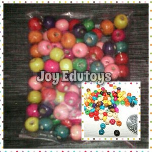 Manik-manik Kayu Warna-warni