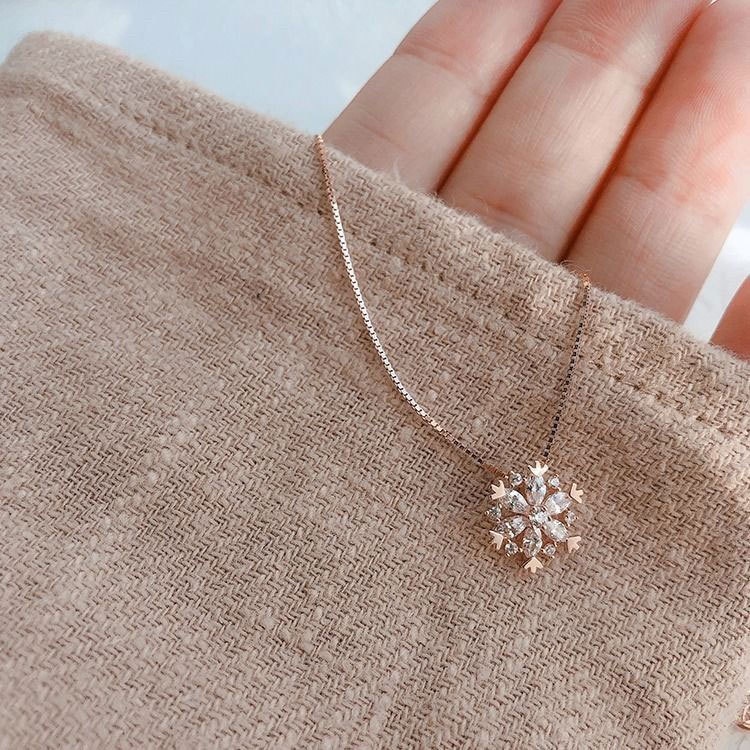 Kalung Desain Snowflake Aksen Berlian Gaya Korea Untuk Wanita