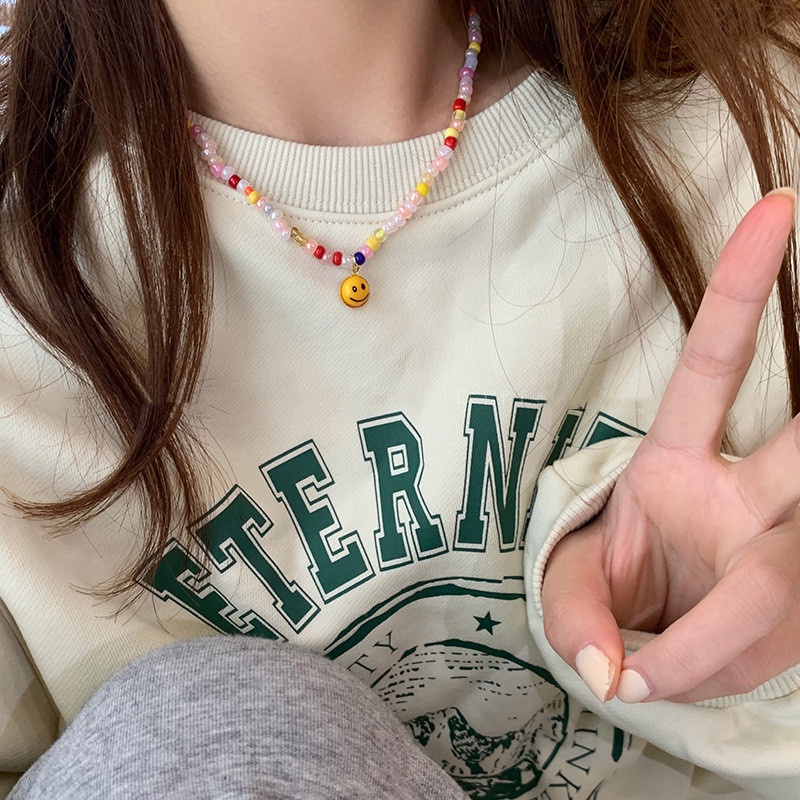 Kalung Rantai Dengan Liontin Kartun Smiley Asimetris Untuk Wanita