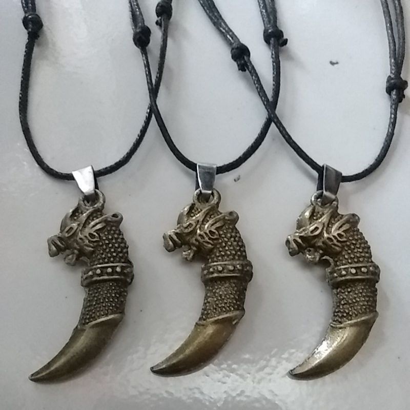 kalung taring 2