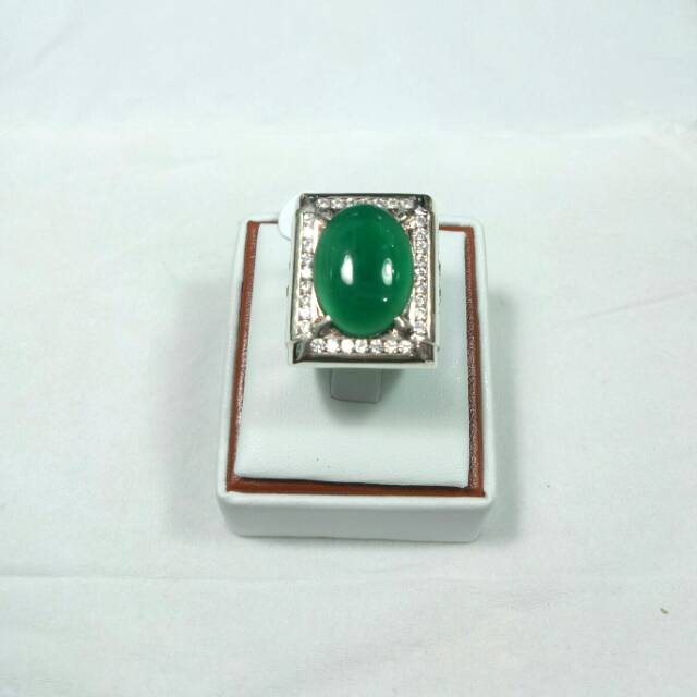 batu permata hijau garut