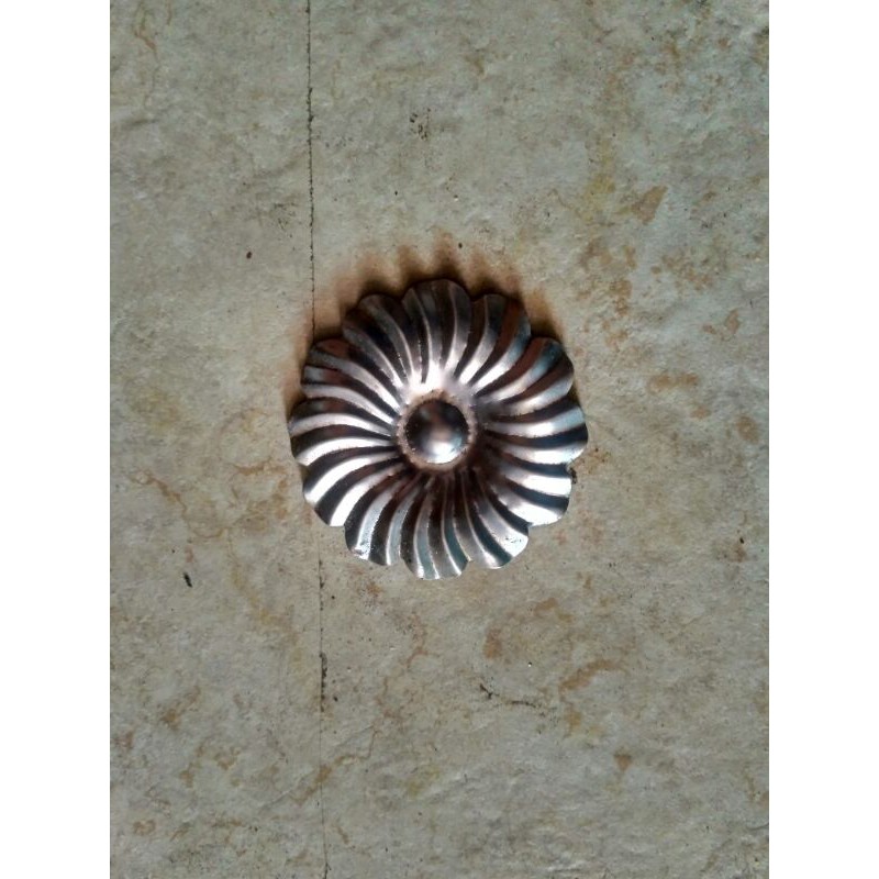 ornamen pagar besi plat Bunga Matahari puser