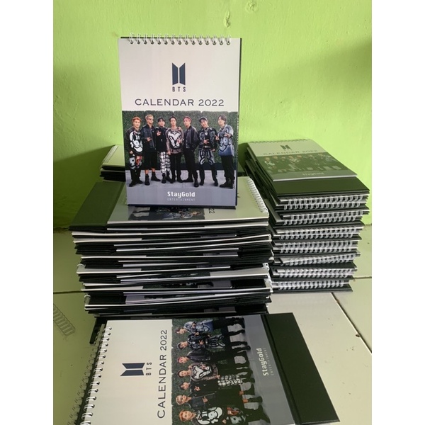 

Kalender Kpop Potrait / Kalender BTS / BT21 / NCT / Blackpink