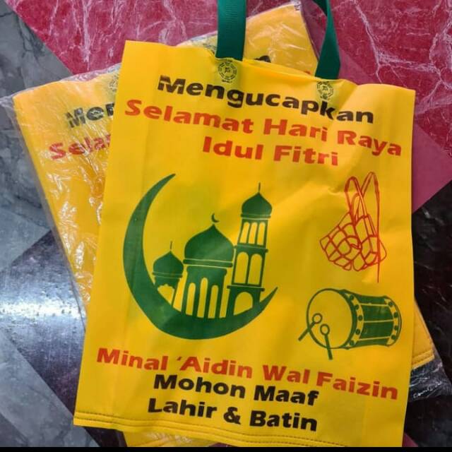 

Tas spunbond Lebaran Idul Fitri uk 30 x 40 isi 12 pcs