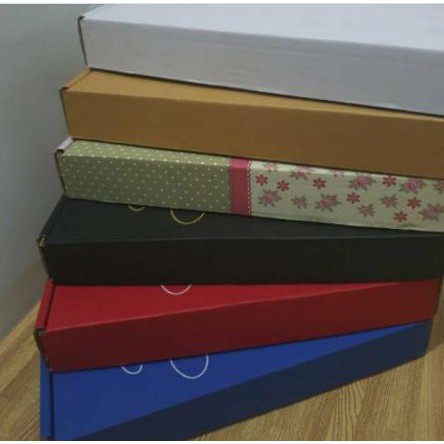 

Kardus Box 31x11x4.7 Brownis/Kardus/Karton/Polos/Hampers/Hantaran/Kain