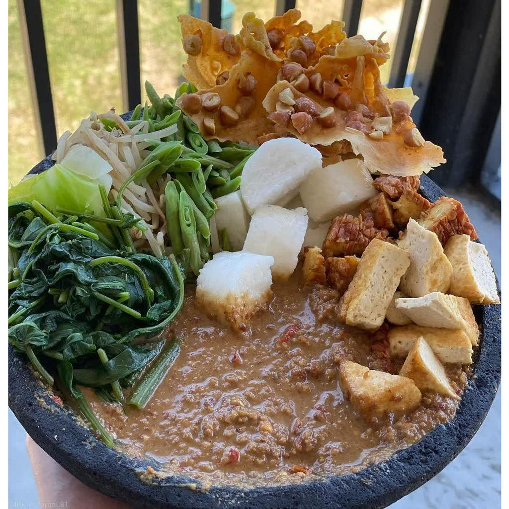 

Makanan Siap saji gado gado karedok bakwan tahu isi perkedel ayam goreng krispi telur nila tongkol idul adha makanan warteg makan enak murah homemade