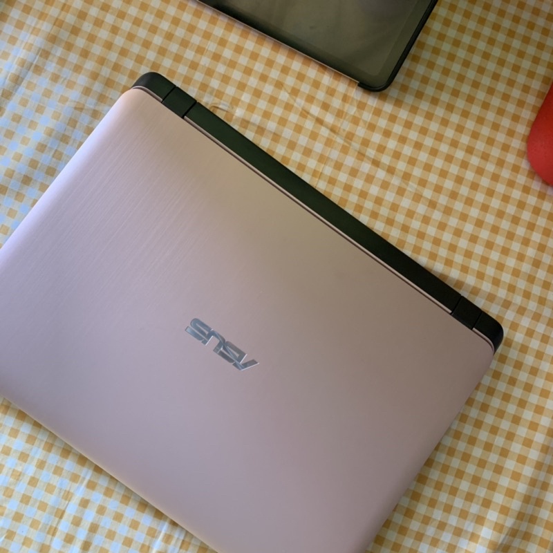 asus a407ma bv003t 1tb + 128 SSD ROSE GOLD SECOND GOOD CONDITION