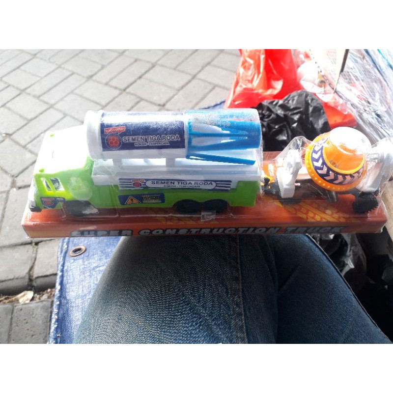 mainan truck gandeng