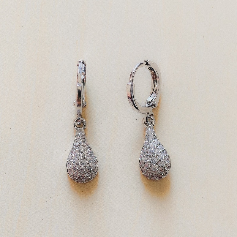Anting Wanita Rintik Air Bintik Silver Zirconia Xuping-2