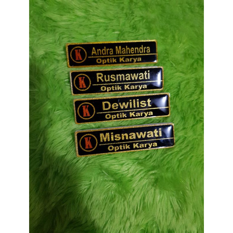 

name tag resin nama dada lapis akrilik peniti