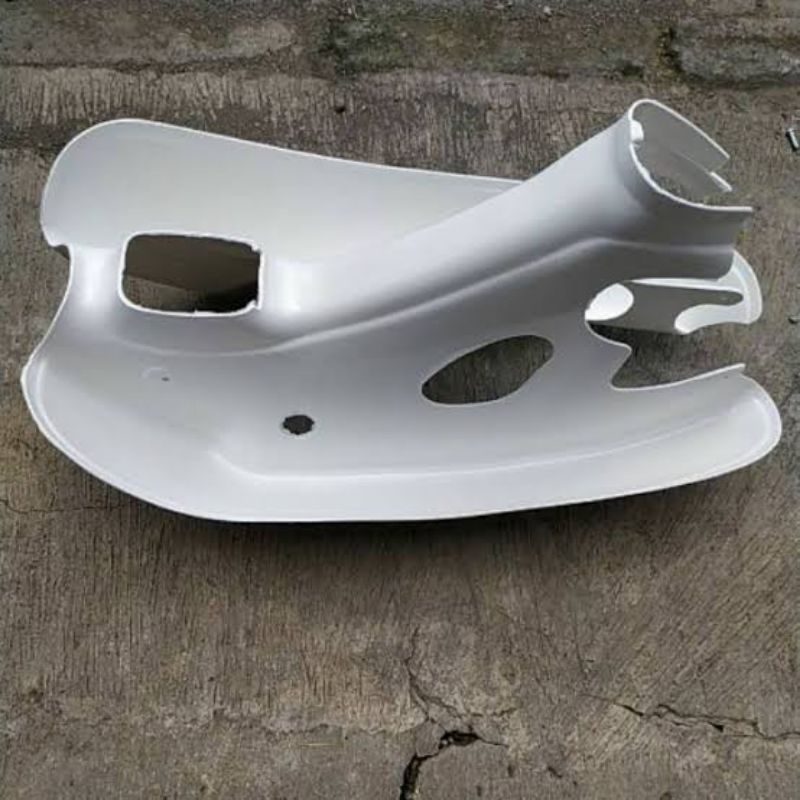 Sayap Depan Sayapan legshield depan Honda c70 putih bagus tebal