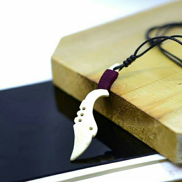 Kalung Tulang Sapi Motif Kujang