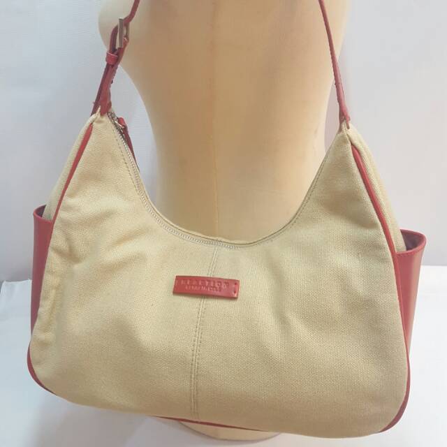 Kenneth Cole Reaction Shoulder Bag