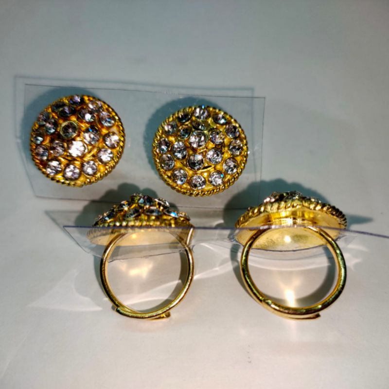 Cincin Emas Bulat Batu Permata Mewah