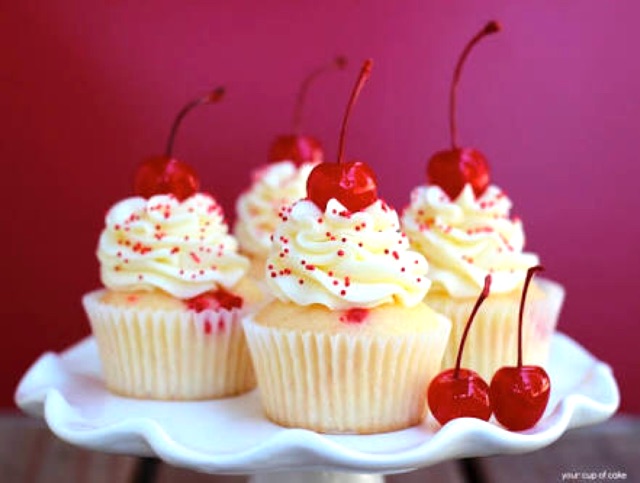 CHERRY TANGKAI MERAH atau HIJAU Cheri Royal Willamette Topping Ceri Repack 100 Gram Cupcake Kue