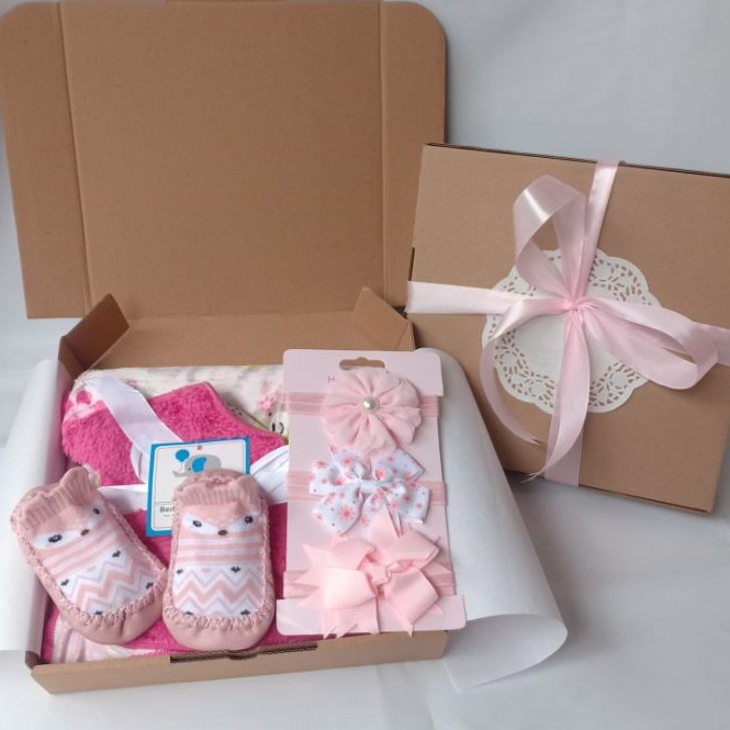 PAKET HAMPERS KADO BAYI set selimut baju bayi sepatu bayi bandana