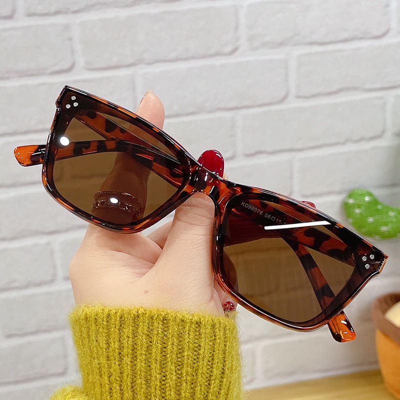 Kacamata Hitam Trendy Frame Kecil Untuk Pria / Wanita