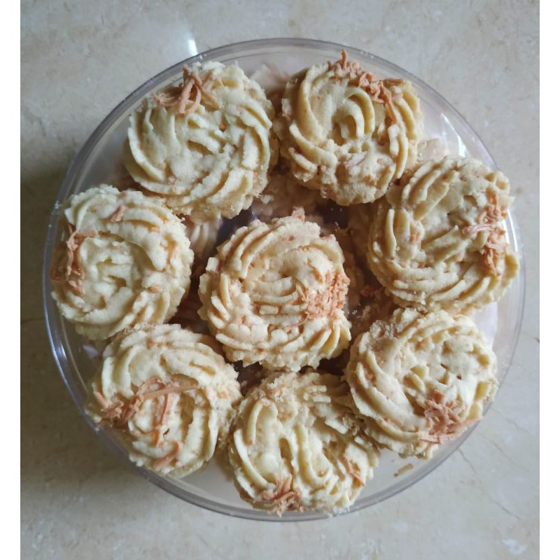

kue sagu keju