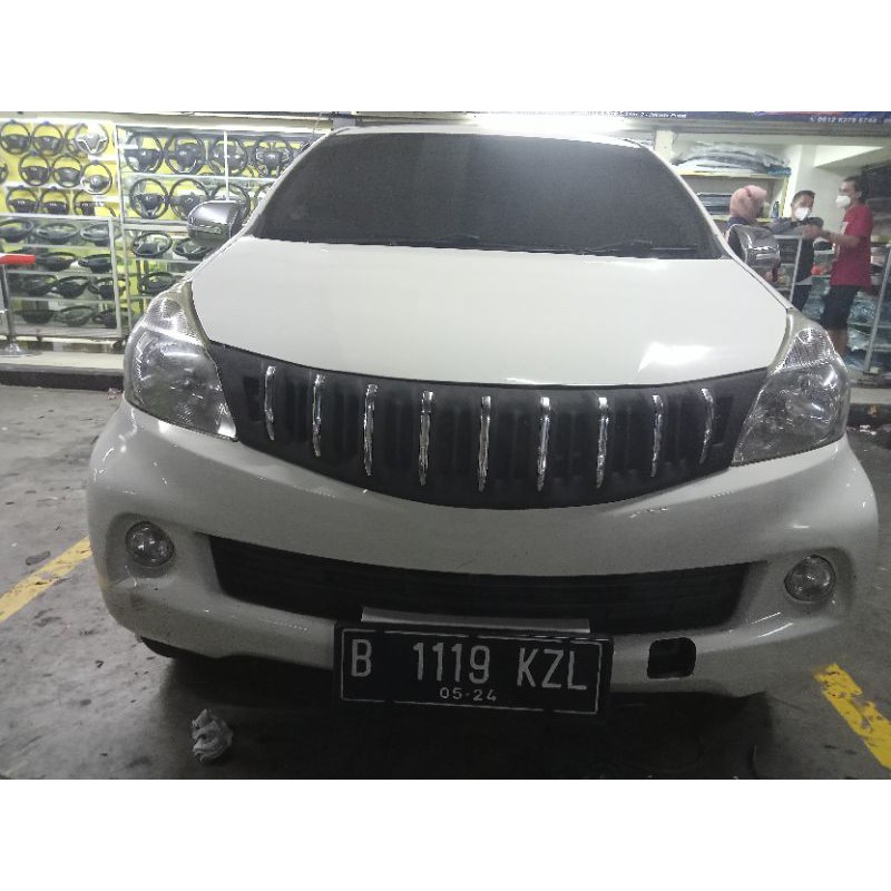 grill Avanza Xenia model apollo hitam dopp 2012-2014