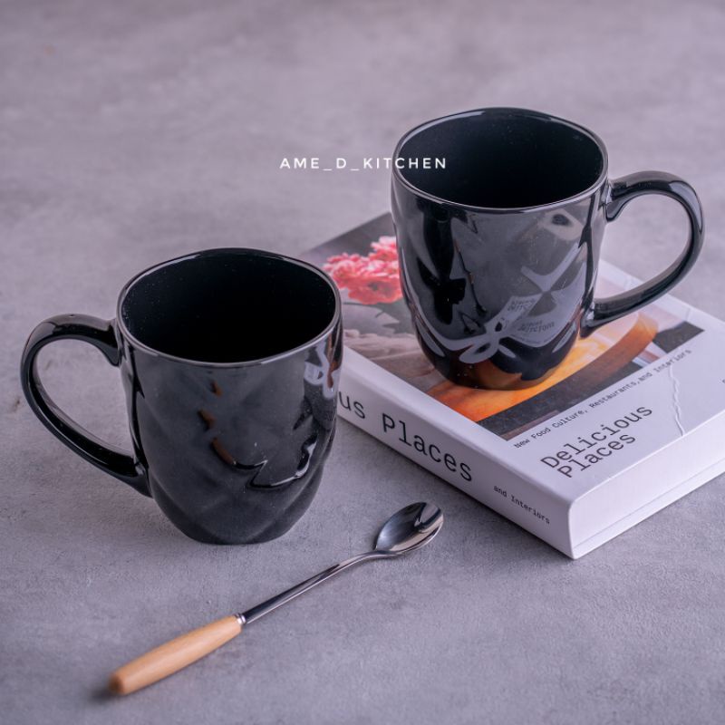 Mug souvenir/ Mug bijian keramik hitam 600 ml
