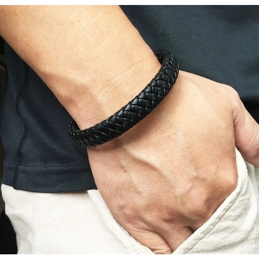 Gelang Tangan Bahan Kulit Warna Hitam Gaya Klasik Punk Rock Dengan Gesper Magnetik Untuk Pria