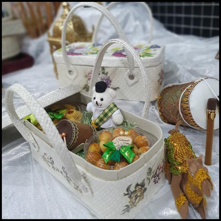 

Paket Box Hampers Lebaran Kue Kering Toples Murah 54