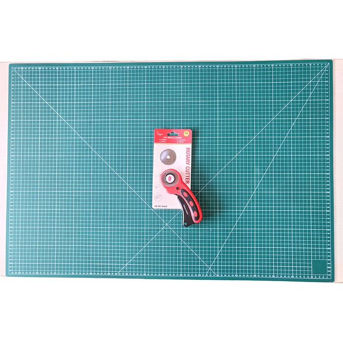 

Murah [Paket Hemat] Cutting Mat A1 (2 sisi) + Rotary Cutter Freya + Refill Keren