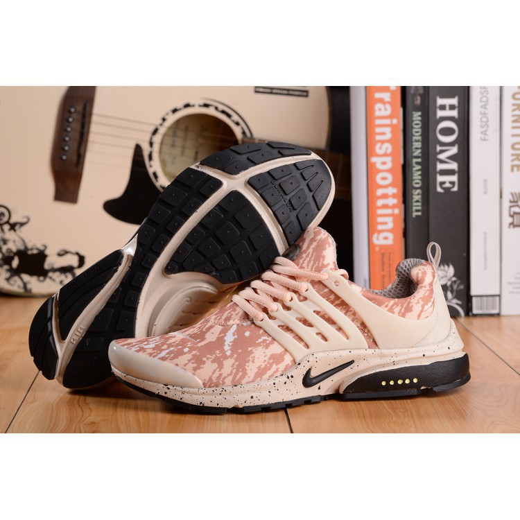 nike beige presto