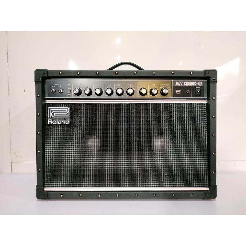 ROLAND JC 40 JAZZ CHORUS GUITAR AMPLIFIER