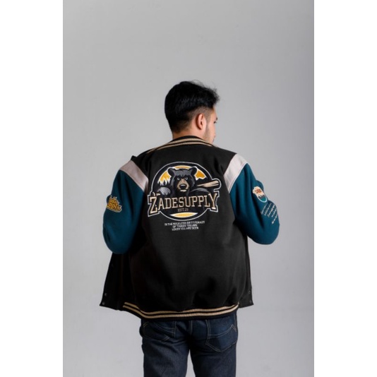 JAKET VARSITY HITAM