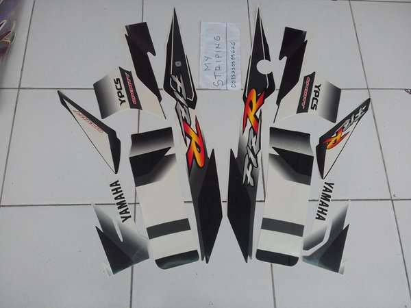 Stiker fiz R 2001 hitam putih striping