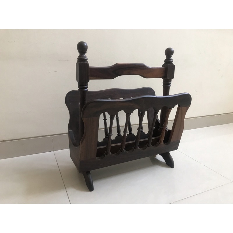 Tempat Rak Majalah Koran Antik Kuno Kayu Jati